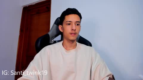 santi_twink19 online show from February 14, 2:18 am