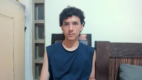 santi_twink19 online show from October 7, 2:40 am