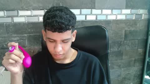 santi online show from October 30, 5:08 am