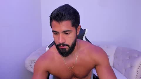santiago_huntt online show from November 28, 1:40 pm