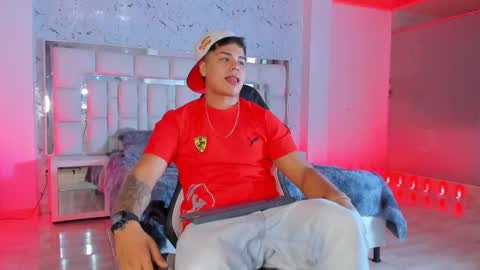 Santi Reyes online show from September 19, 4:05 am