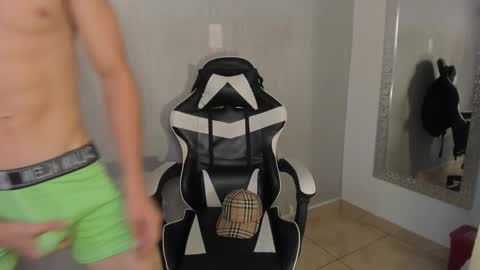 Julius Novachrono  online show from October 16, 9:02 pm