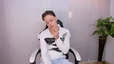 Julius Novachrono  online show from September 9, 7:14 pm