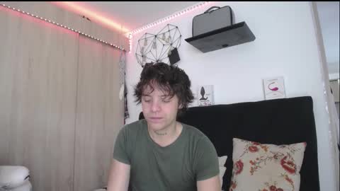 Santii online show from March 13, 1:36 pm