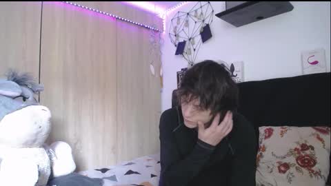 Santii online show from March 31, 3:34 pm