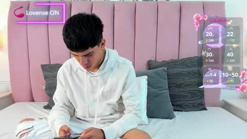 Santiago Carrington online show from March 12, 9:29 pm