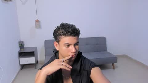 santy_stump online show from April 9, 9:42 pm