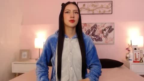 Snapshot of sara17_ chatting on October 10, 4:40 am Sara online show from October 10, 4:40 am