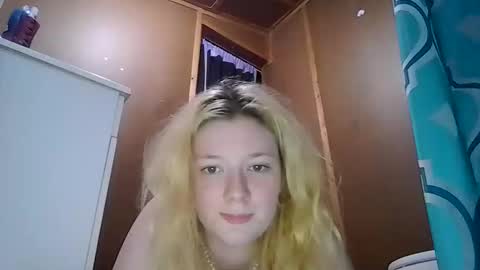 sara9920 online show from March 26, 1:01 am