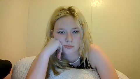 sara9920 online show from April 12, 11:20 pm