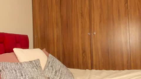 Sara online show from April 2, 10:33 am