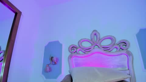 Sara online show from November 19, 3:50 am