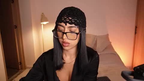 Sara  online show from February 7, 1:52 am