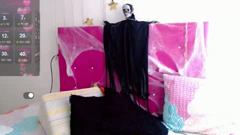 Sara  online show from October 21, 2:43 pm