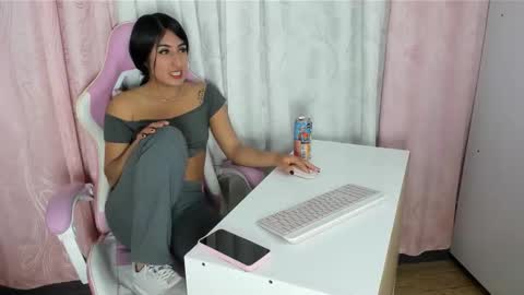 Sara online show from March 7, 10:10 pm