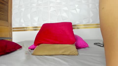 Sara Collins online show from February 5, 3:09 pm