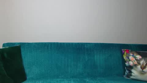 Im Sara I am happy to be here  online show from February 4, 5:50 pm