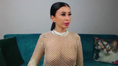 Im Sara I am happy to be here  online show from November 27, 6:37 pm