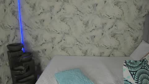 Snapshot of sara_fernandezz chatting on December 2, 12:45 am sara online show from December 2, 12:45 am