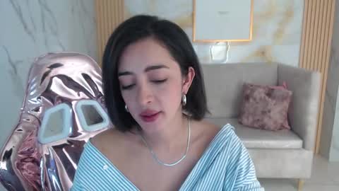 Sara  online show from October 17, 1:59 pm