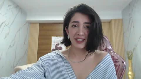 Sara  online show from April 7, 1:46 pm