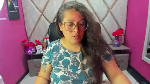 sara_thonson_ online show from April 18, 4:47 am