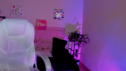 Sarah Ramirez online show from March 6, 2:51 pm