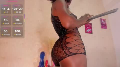 saraacollinss online show from April 13, 8:35 pm