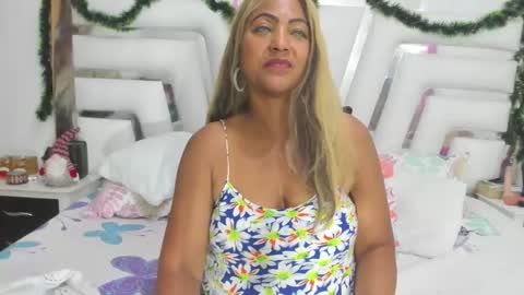 Sara online show from December 5, 1:49 am