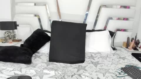 Sara online show from November 27, 11:23 pm