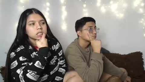 sara and thomas online show from December 14, 2:33 am