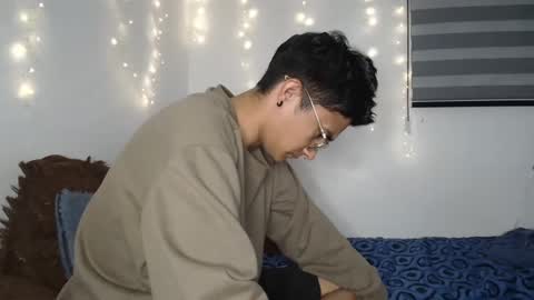 sara and thomas online show from January 30, 3:00 am