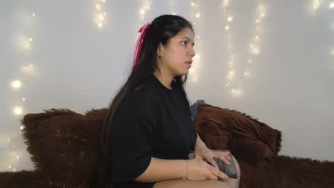 sara and thomas online show from December 12, 10:20 pm