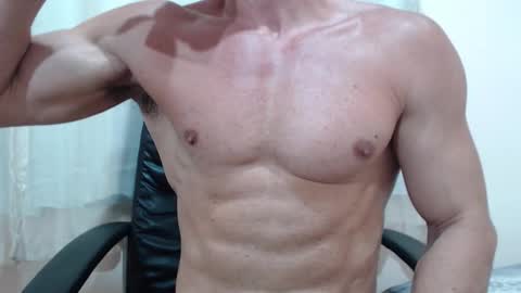 saradorj92 online show from January 6, 11:42 pm