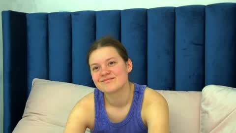 Sara online show from April 16, 4:51 pm