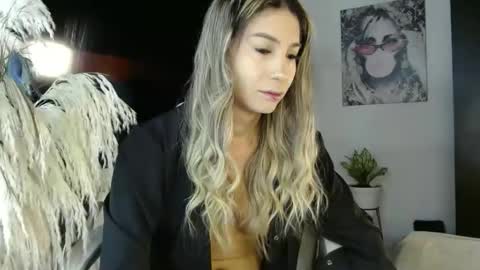 CALL ME LOVE SARITA online show from October 30, 11:33 am