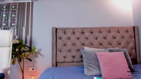 Snapshot of saragrey31 chatting on October 23, 1:23 pm Sara Grey online show from October 23, 1:23 pm