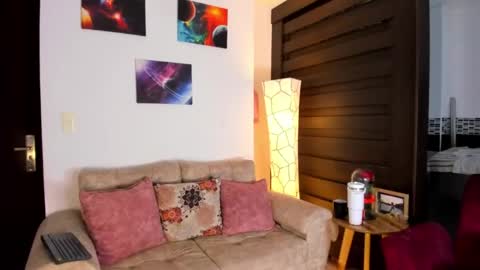 sarah  cinnamon online show from April 13, 8:57 pm