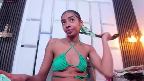 sarah_ashbourne online show from November 27, 10:28 pm