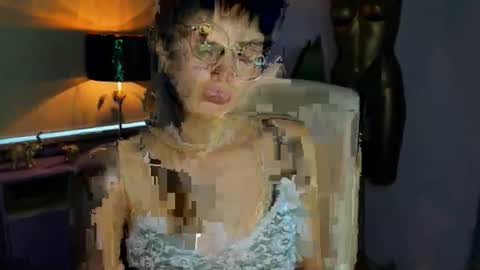 Sarah online show from October 5, 2:02 pm