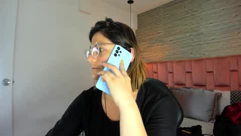 Sarah Deyvis online show from October 9, 8:14 pm