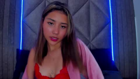 Sarah Evans online show from February 19, 1:40 am