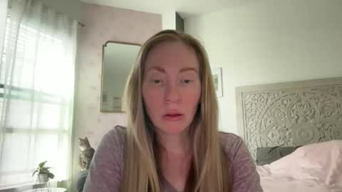 Sarah online show from April 11, 4:44 pm