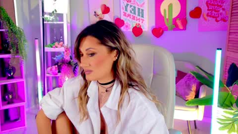 Divine Sarah NONUDE model online show from April 5, 1:52 pm