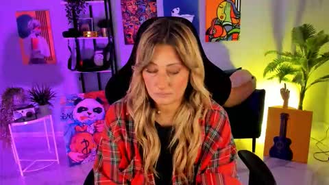 Divine Sarah NONUDE model online show from September 26, 12:35 pm