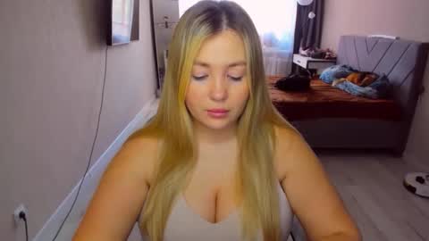 Sarah online show from June 2, 10:50 am