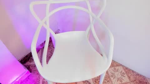 Sarahnovoa  online show from November 16, 5:48 pm