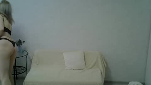 sarahphelps online show from February 6, 10:30 am