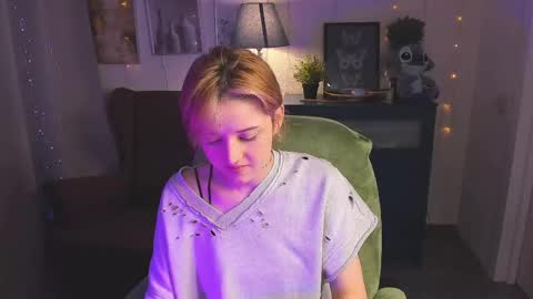 Sarah online show from May 22, 9:21 pm