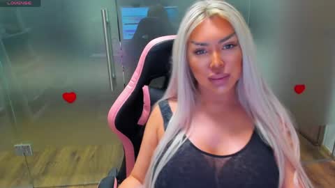 Sarah online show from April 18, 6:26 am